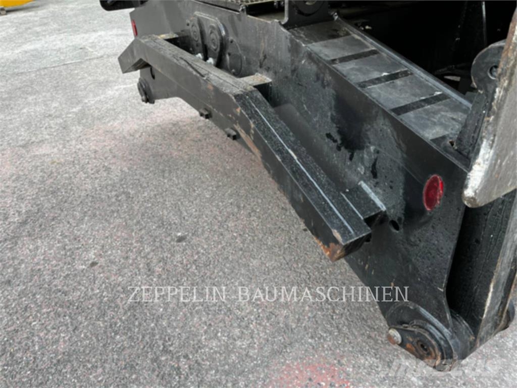 CAT MH3024-07A Bontásra használt kotrók