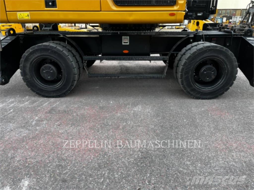 CAT MH3024-07A Bontásra használt kotrók
