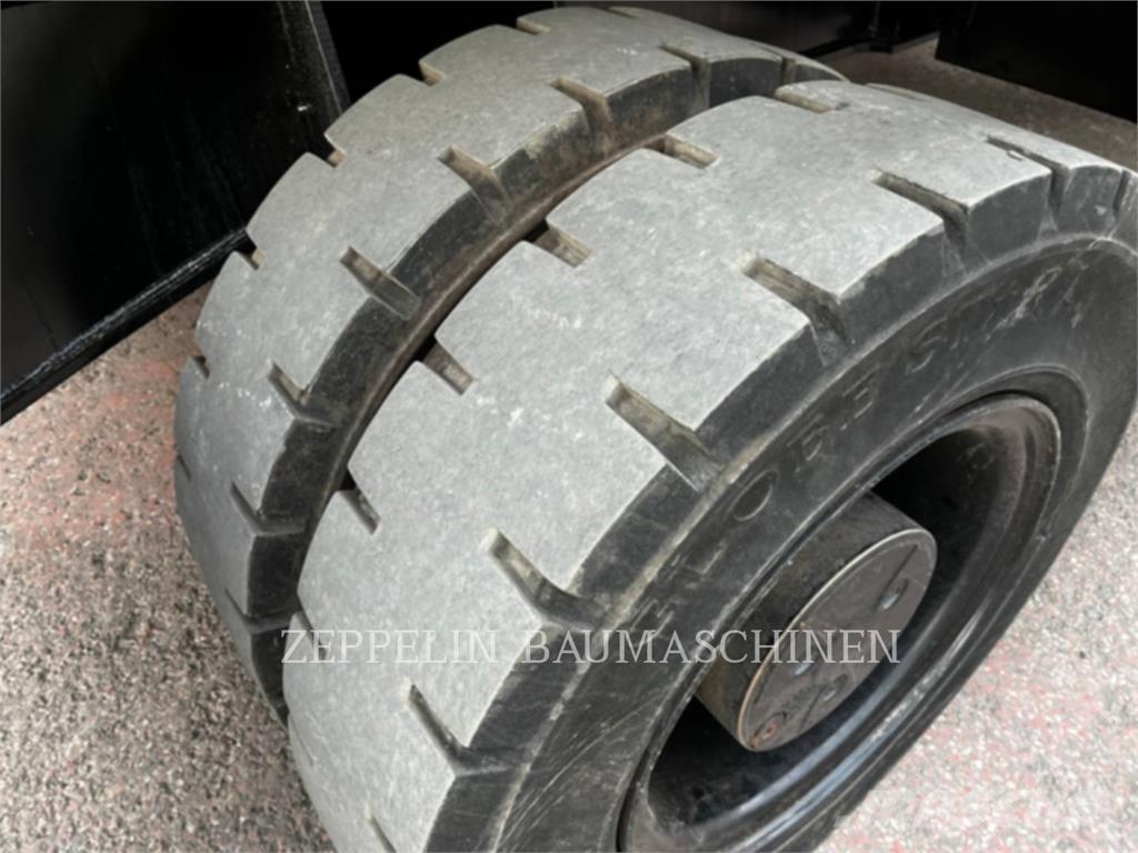CAT MH3024-07A Bontásra használt kotrók