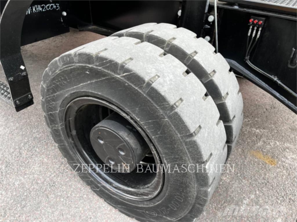 CAT MH3024-07A Bontásra használt kotrók