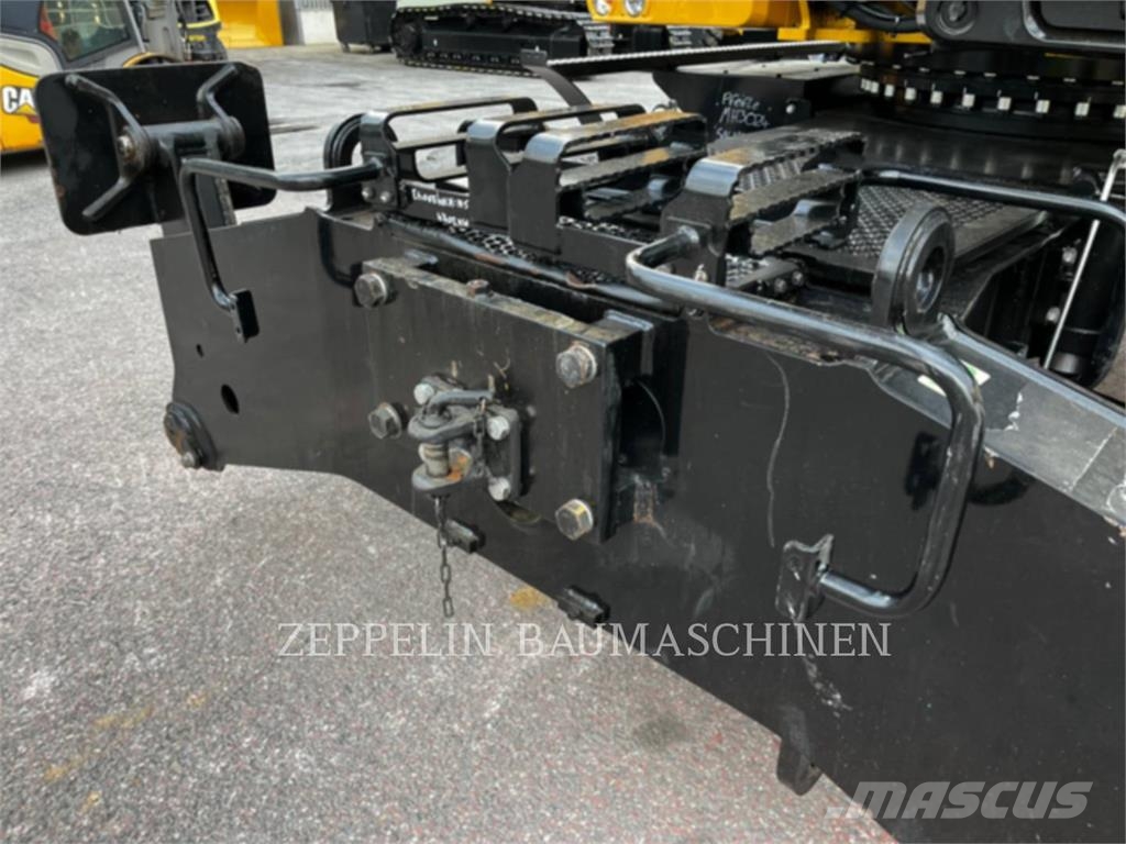 CAT MH3024-07A Bontásra használt kotrók