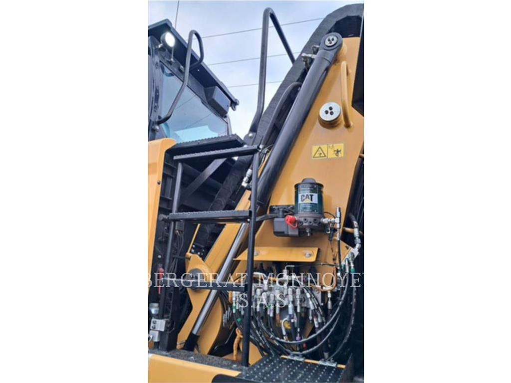 CAT MH3024-1 Pelle sur pneus