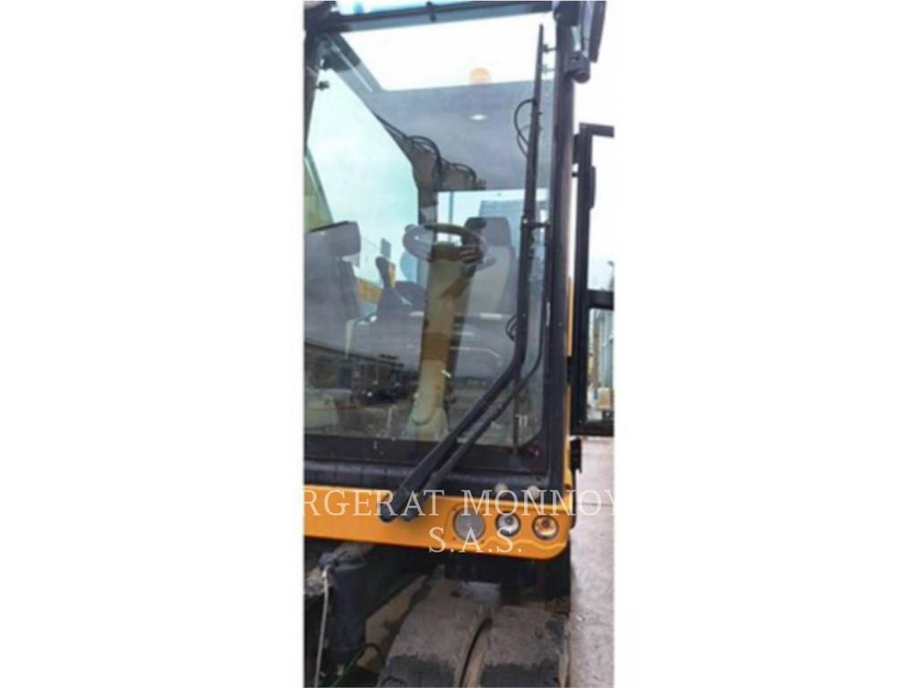 CAT MH3026 Pyöräkaivukoneet