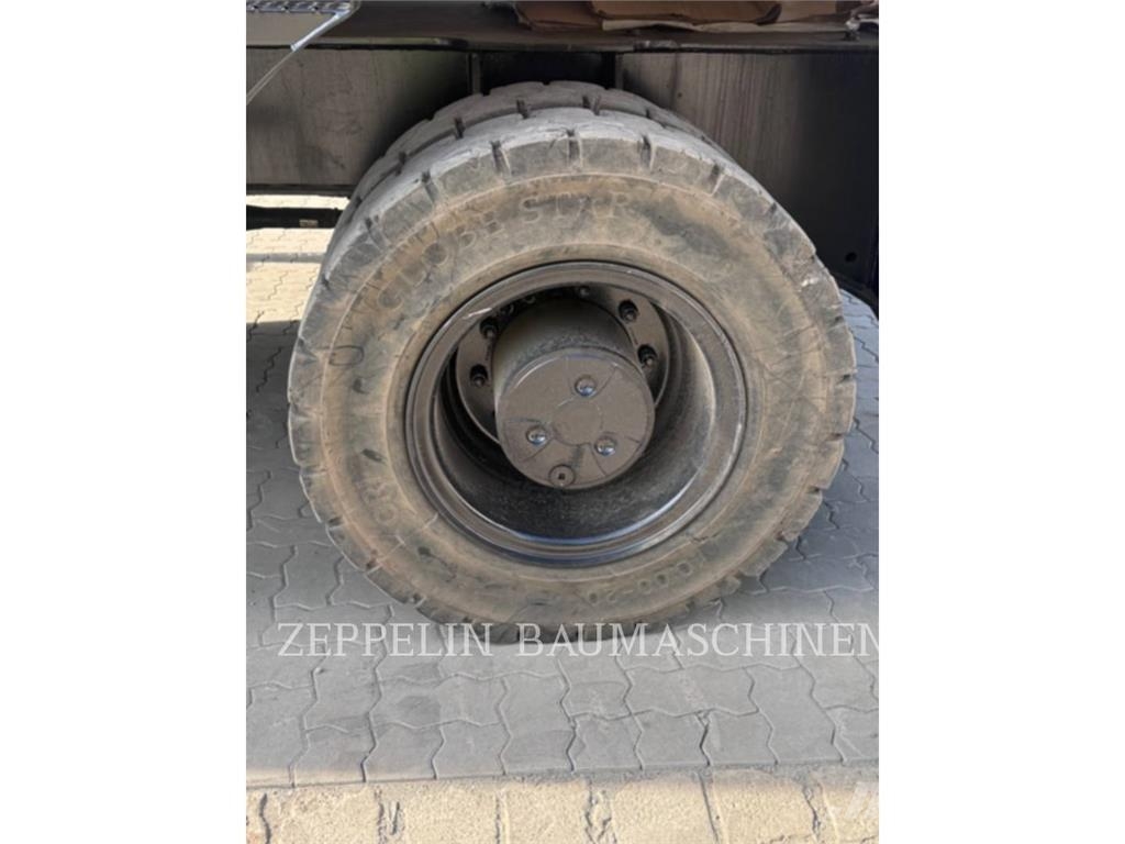 CAT MH3026-06C Demontāžas ekskavators