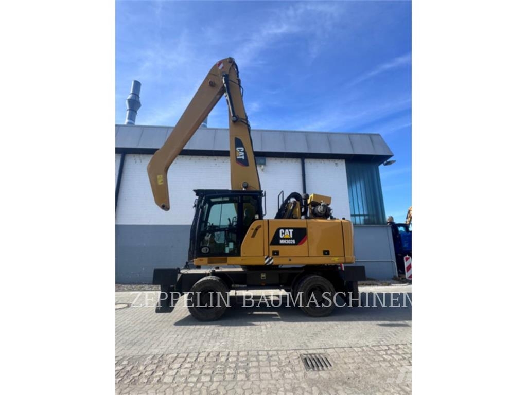CAT MH3026-06C Demontāžas ekskavators