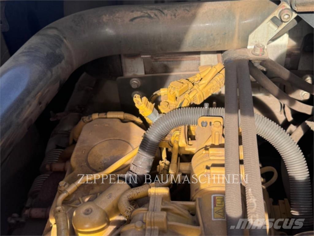 CAT MH3026-06C Demontāžas ekskavators
