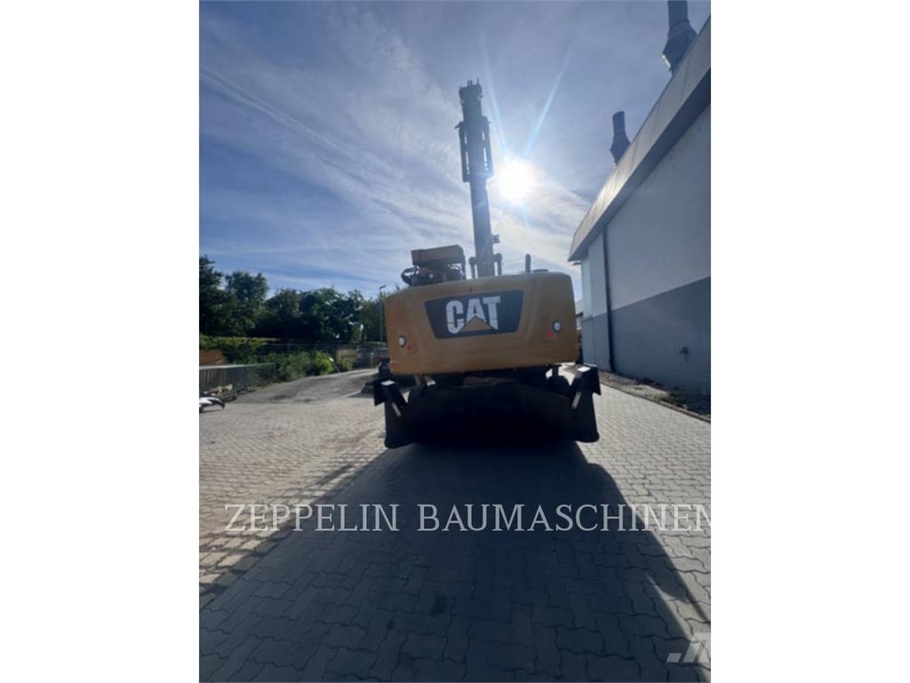 CAT MH3026-06C Demontāžas ekskavators
