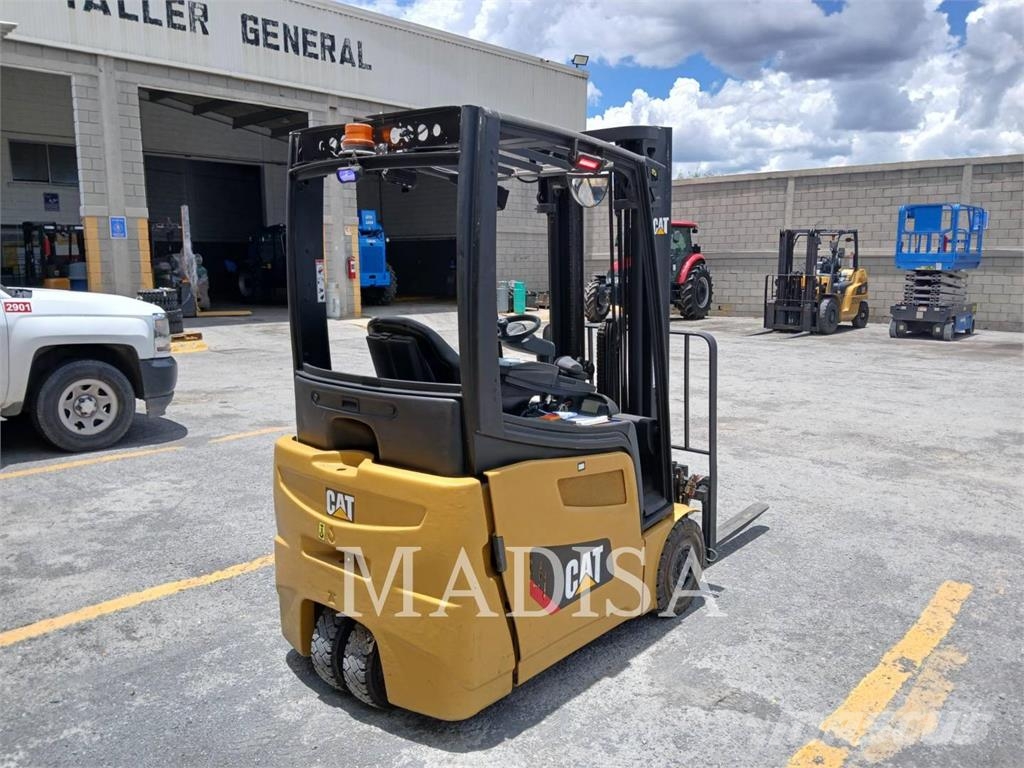 CAT MITSUBISHI 2ETC3000 Electric forklifts