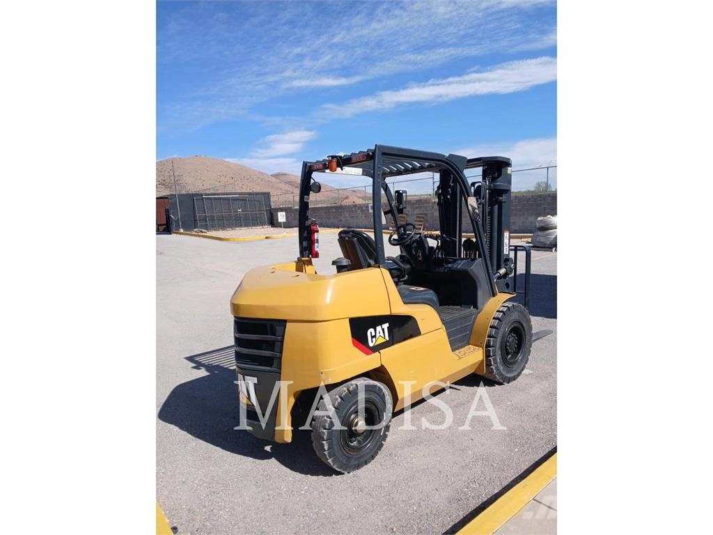 CAT MITSUBISHI DP45NM1-D شاحنات الديزل