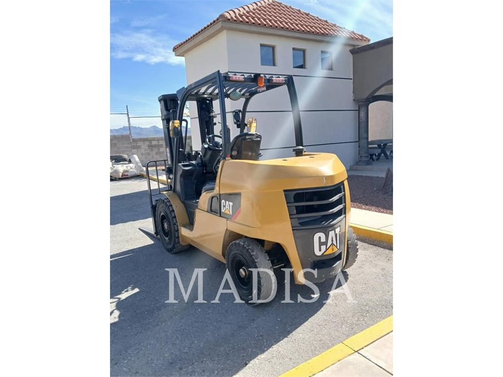 CAT MITSUBISHI DP45NM1-D شاحنات الديزل