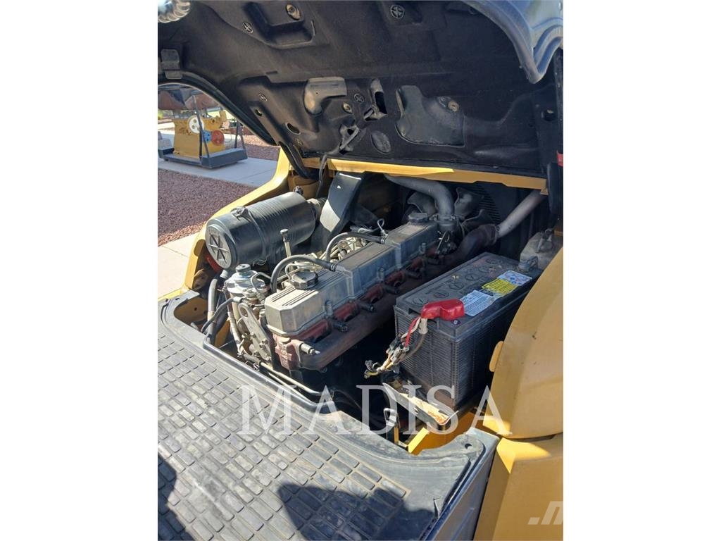 CAT MITSUBISHI DP45NM1-D شاحنات الديزل