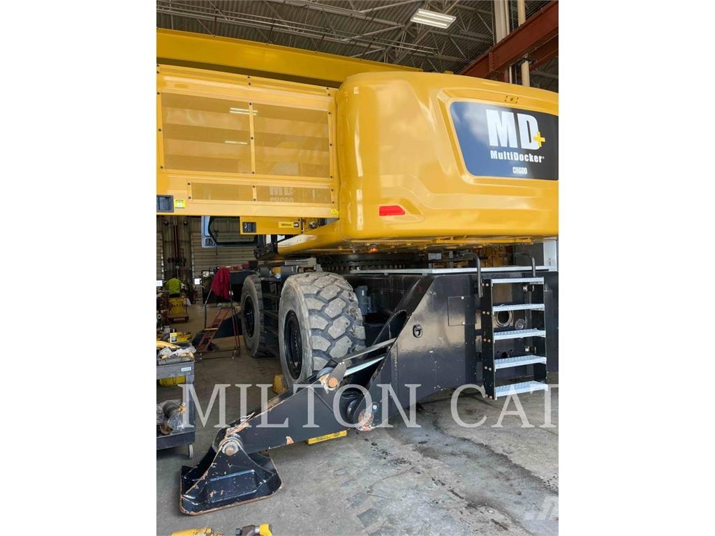 CAT MULTIDOCKER CH600 Багери за разрушаване
