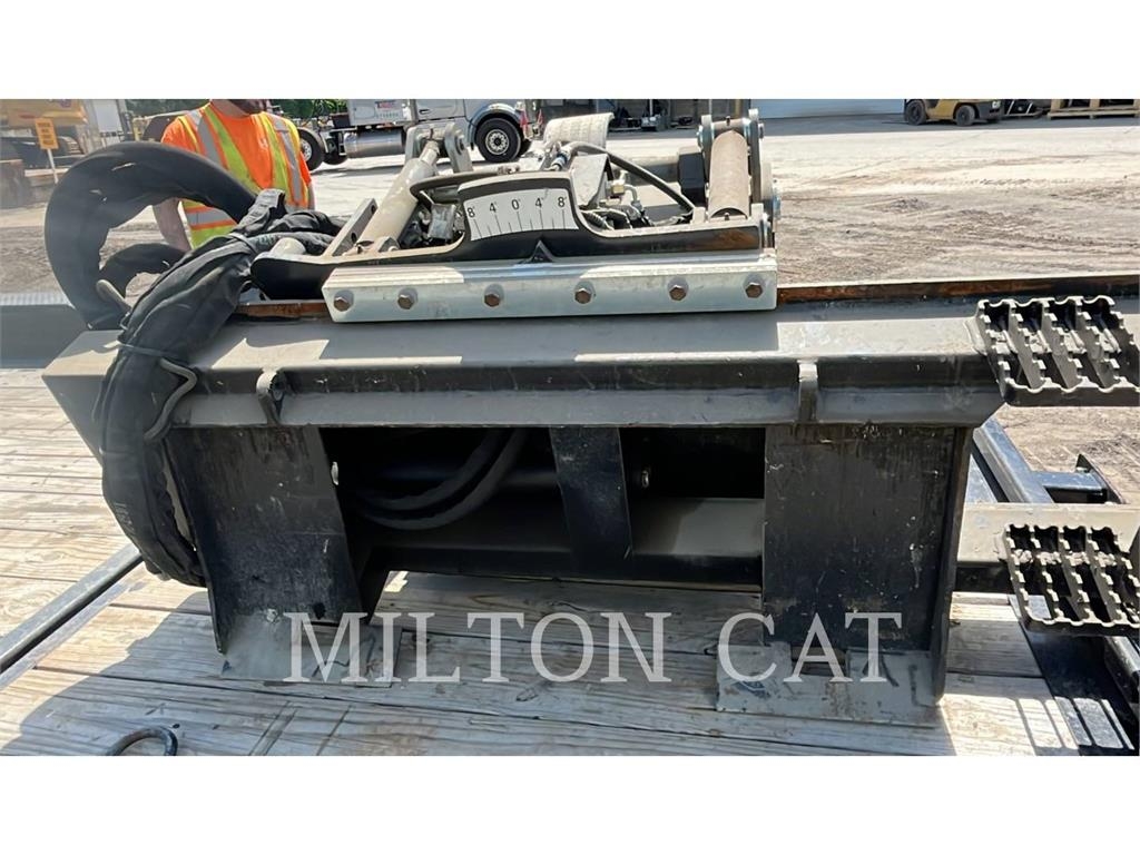 CAT PC205 COLD PLANER Ravnalniki