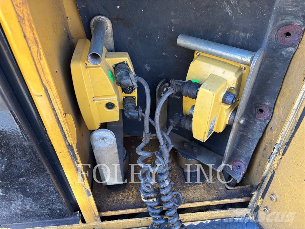 CAT PM-200 Kylmäasfalttikoneet