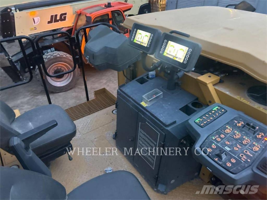 CAT PM822 Asphalt cold milling machines