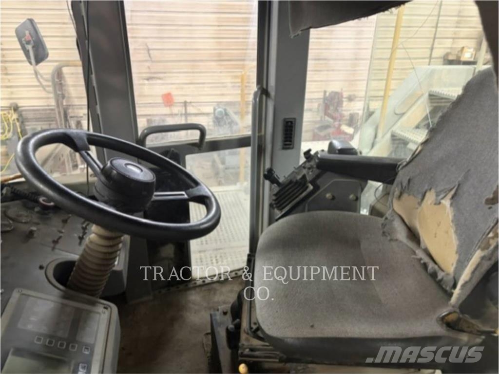 CAT RM300 معدات السفلتة