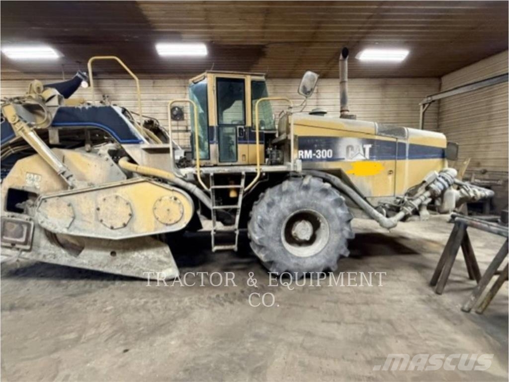 CAT RM300 معدات السفلتة
