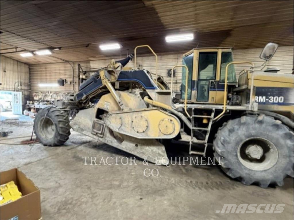 CAT RM300 معدات السفلتة