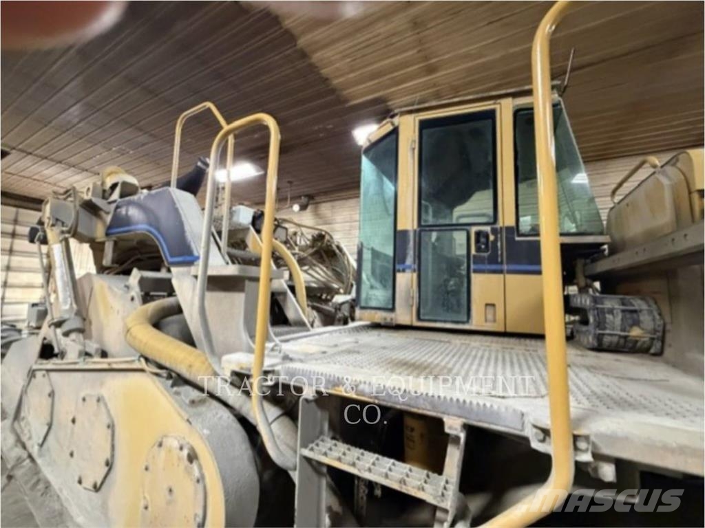CAT RM300 معدات السفلتة
