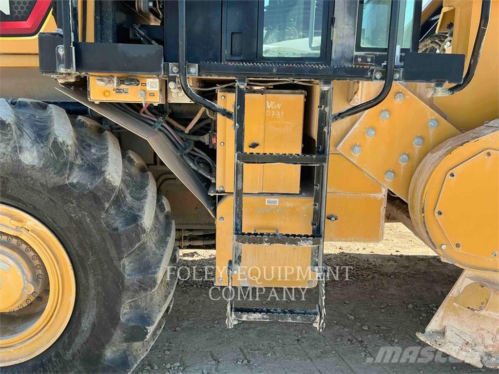CAT RM500B Asphalt pavers