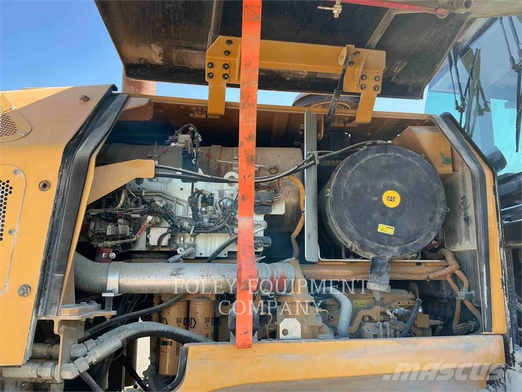 CAT RM500B Asphalt pavers