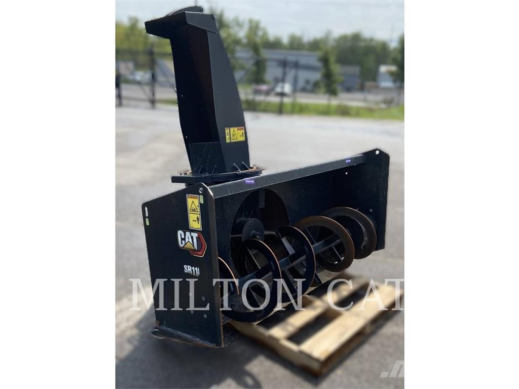 CAT SSL 73 SNOW BLOWER SR118 SF قاذفات الجليد