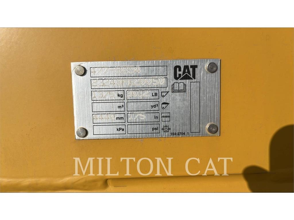 CAT SWL 14 SNOW PUSHER, STEEL EDGE, BKT REC قاذفات الجليد