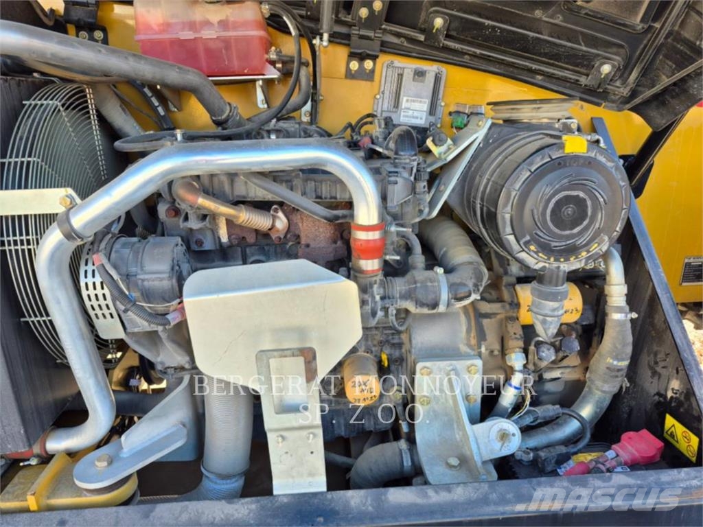 CAT TH 417D Kurottajat