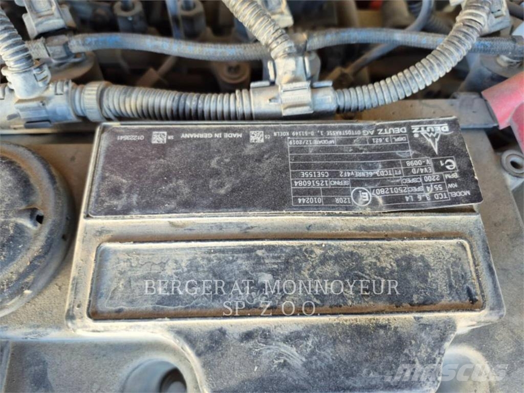 CAT TH 417D Kurottajat