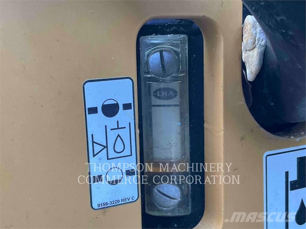 CAT TH255C Teleskopiskie manipulatori