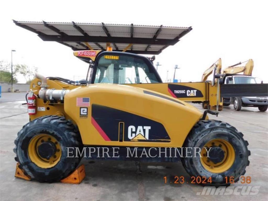 CAT TH255C CA Manipuladores telescópicos