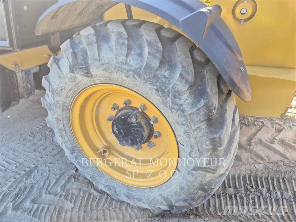 CAT TH314D Telescopic handlers