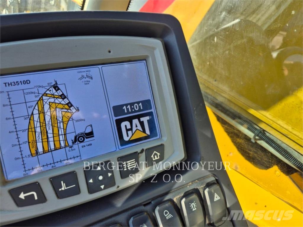 CAT TH3510D Teleskopické manipulátory