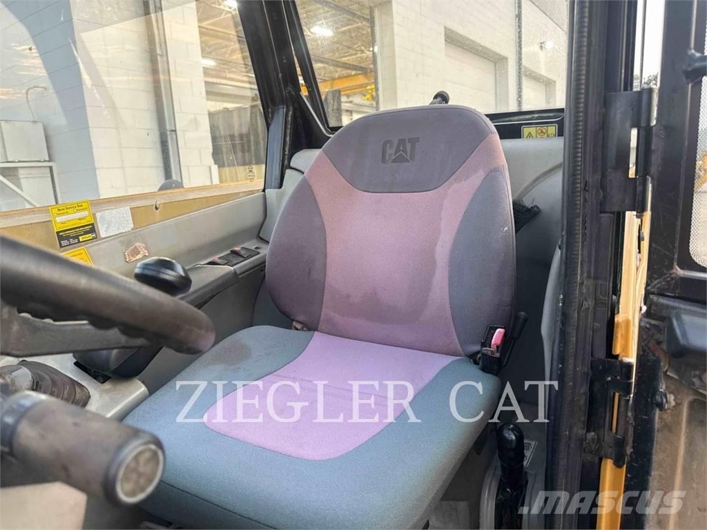 CAT TH460B Sollevatori telescopici
