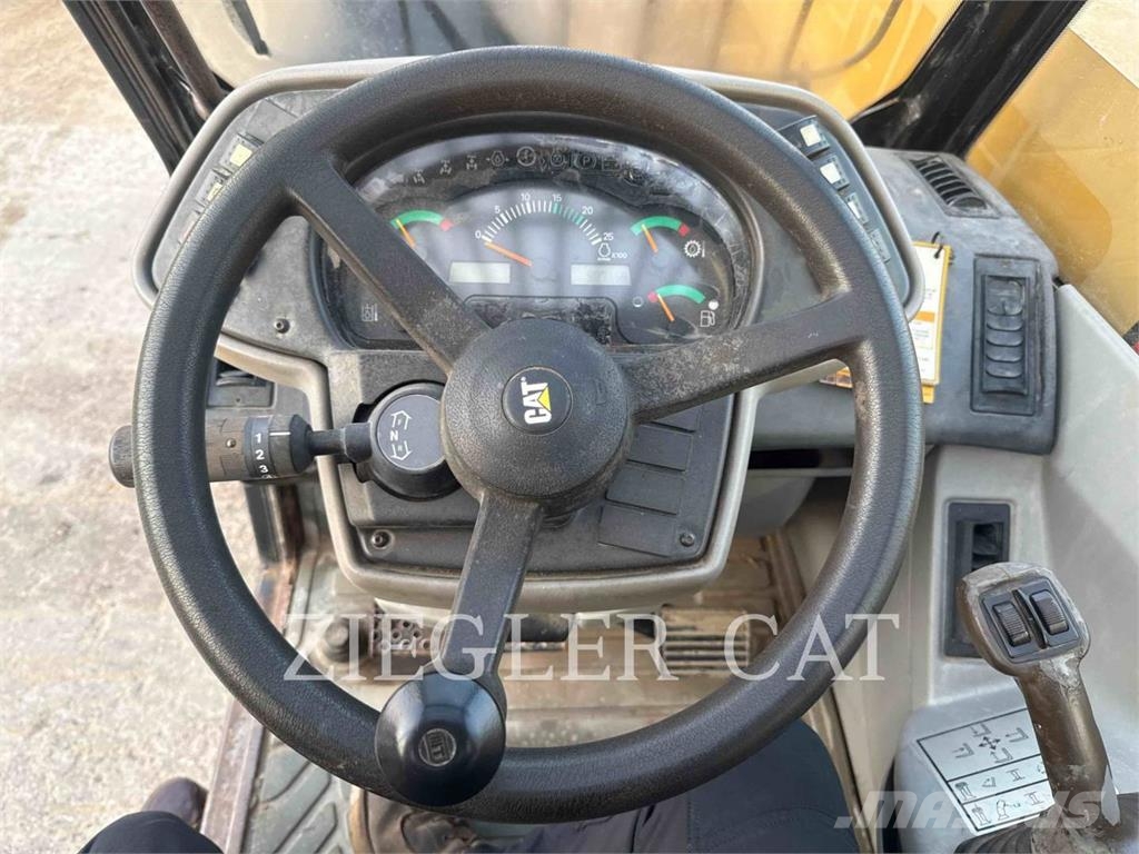 CAT TH460B Sollevatori telescopici