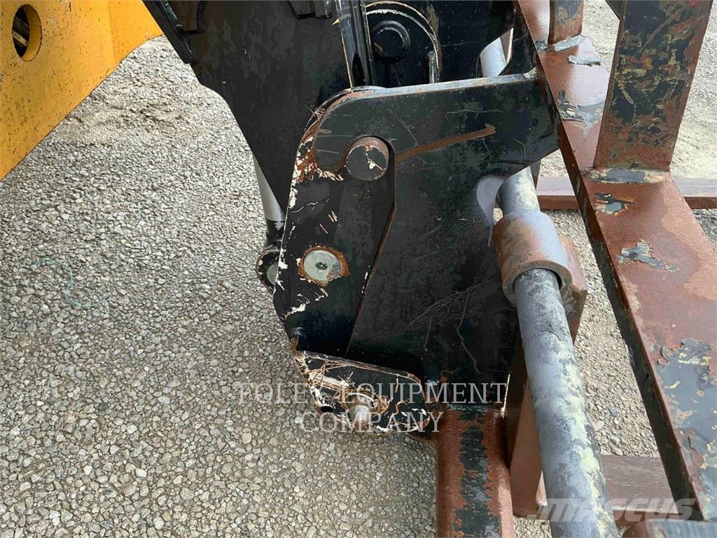CAT TL1055D مناولات متداخلة