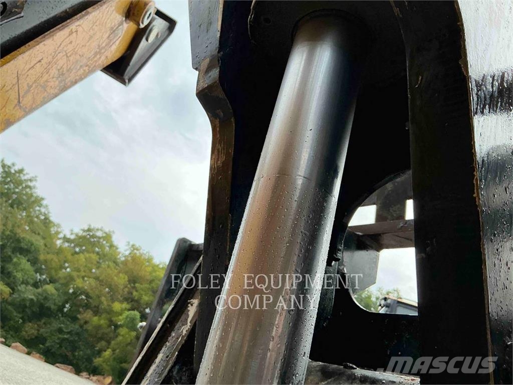 CAT TL1055D مناولات متداخلة