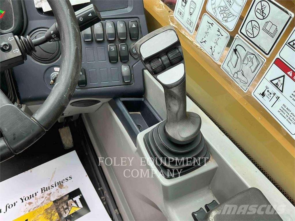 CAT TL1055D مناولات متداخلة