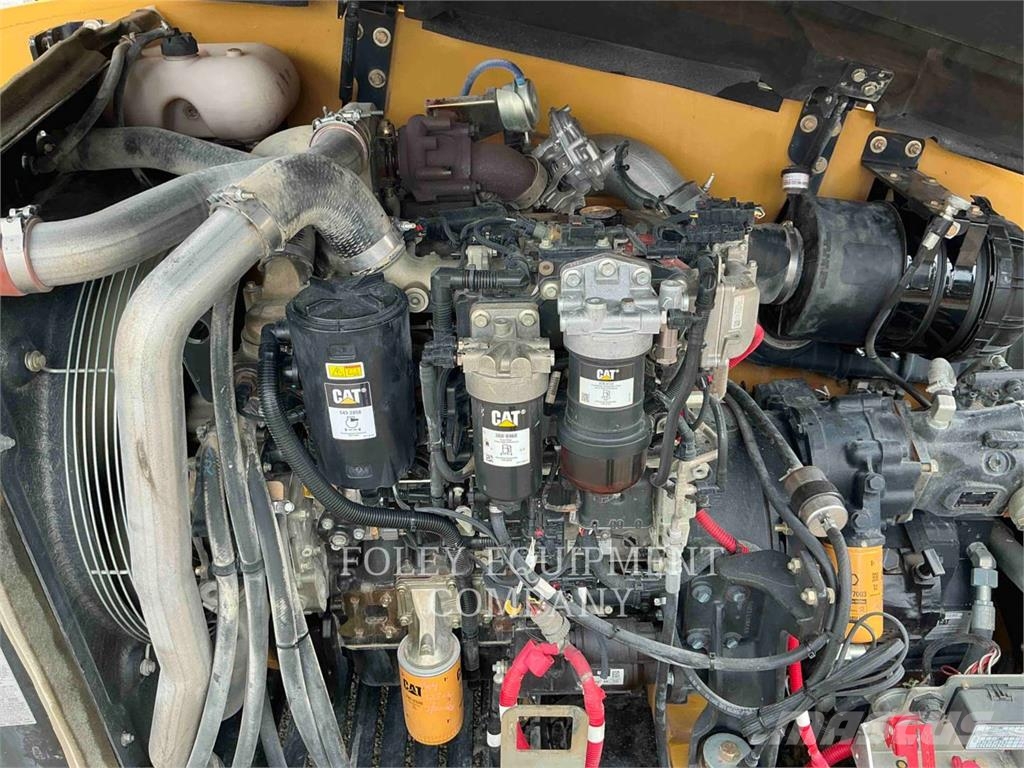 CAT TL1055D مناولات متداخلة