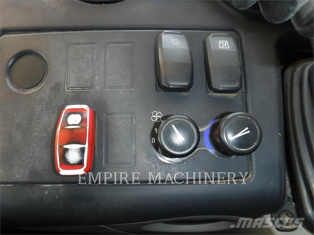 CAT TL1055D 텔러 핸들러