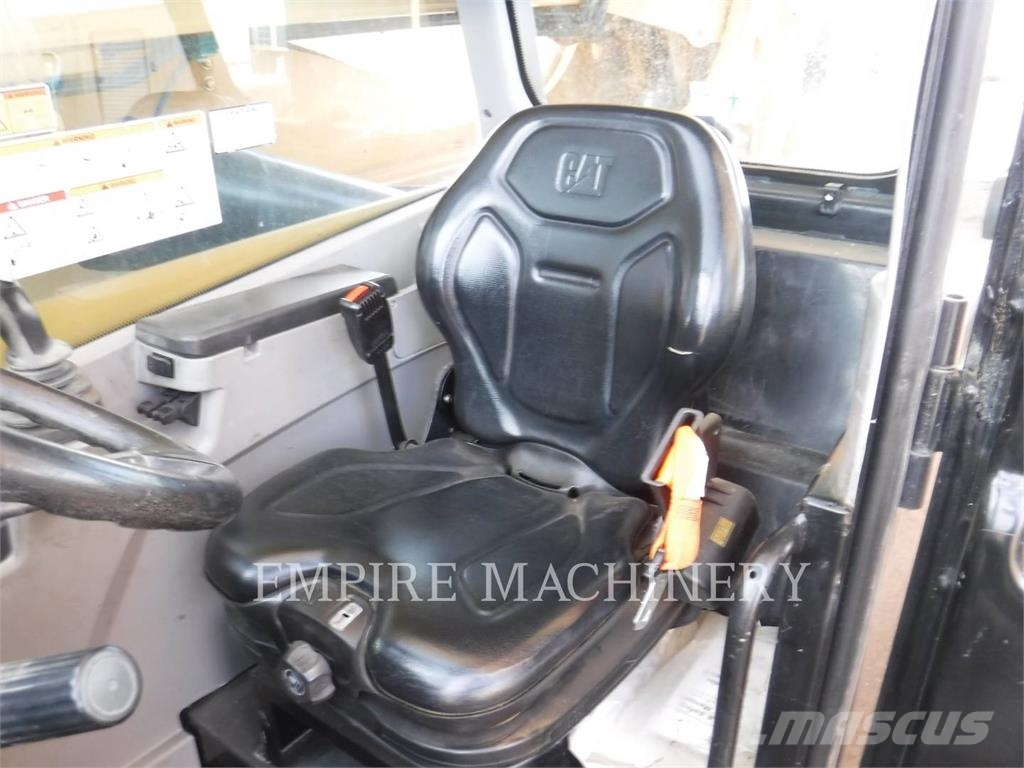 CAT TL1055D 텔러 핸들러