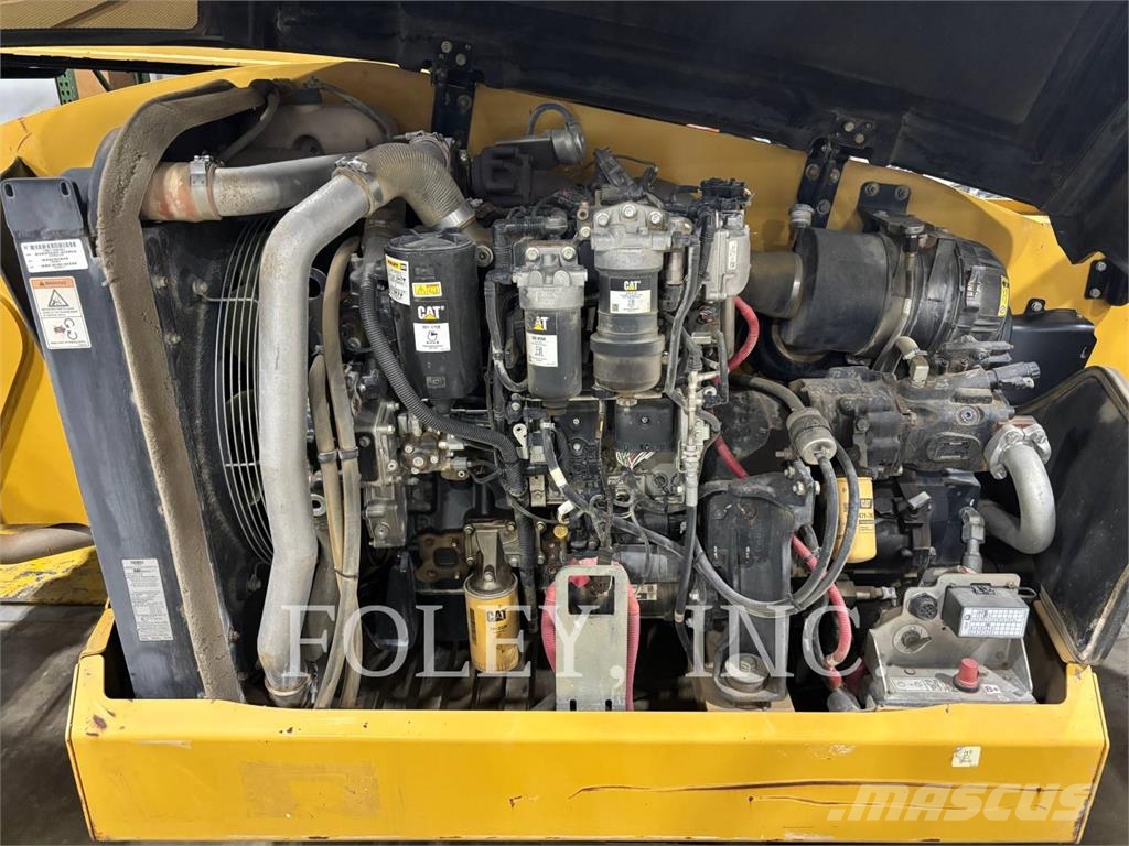 CAT TL1055D مناولات متداخلة