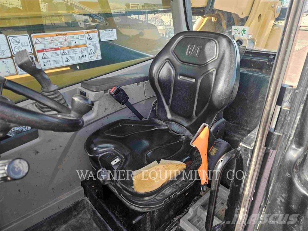 CAT TL1255D Teleskopski viličarji