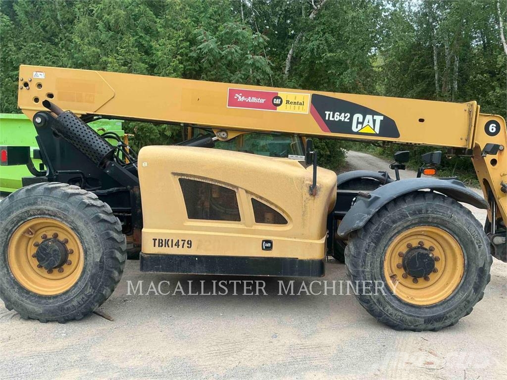 CAT TL642 Teleskopski viličarji