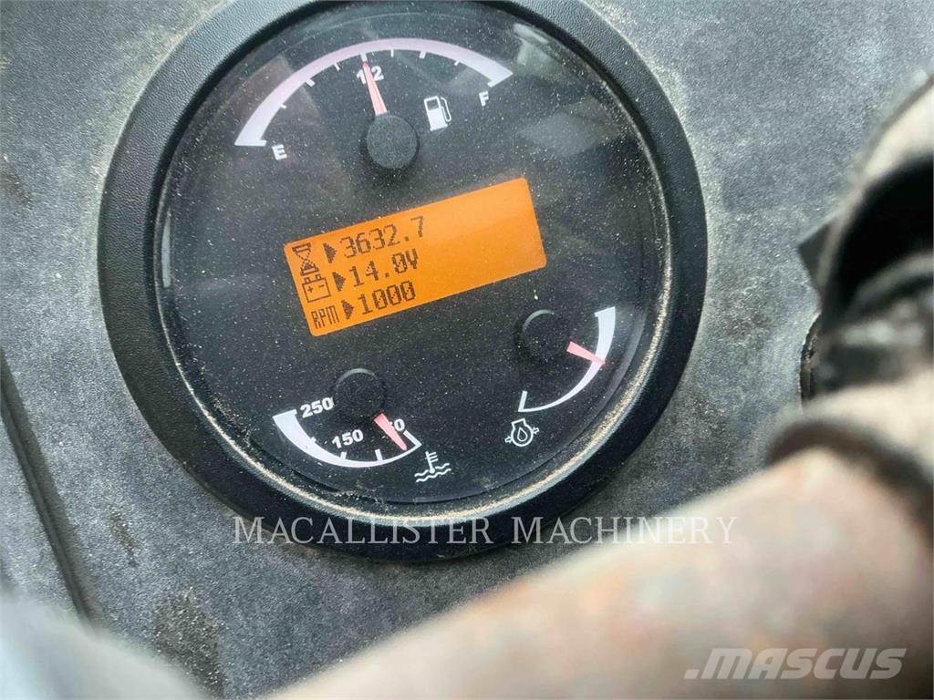 CAT TL642 Teleskopski viličarji