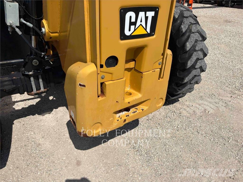 CAT TL642D 伸縮臂操作車
