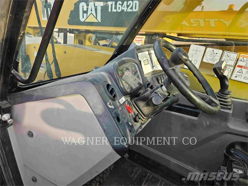 CAT TL642D Teleskopski viličarji