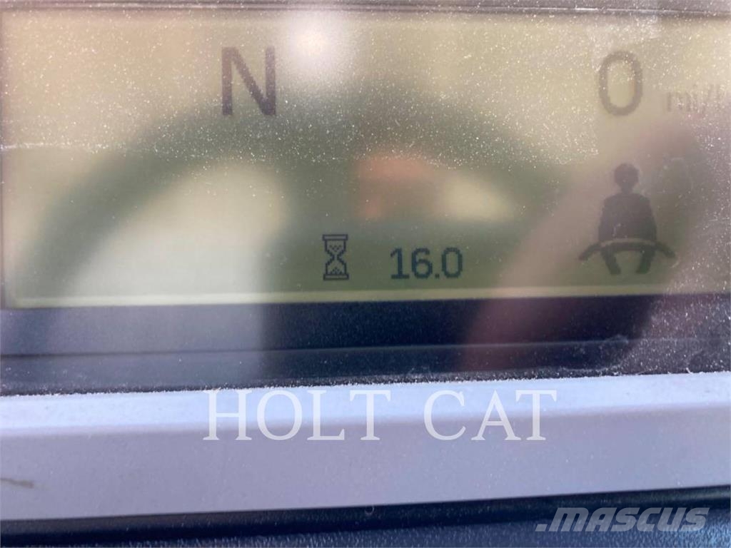 CAT W00 740GC Вантажівки-цистерни