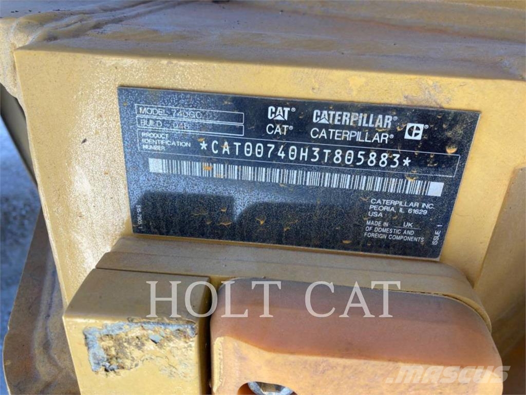 CAT W00 740GC Вантажівки-цистерни