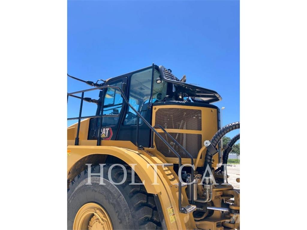 CAT W00 740GC Вантажівки-цистерни